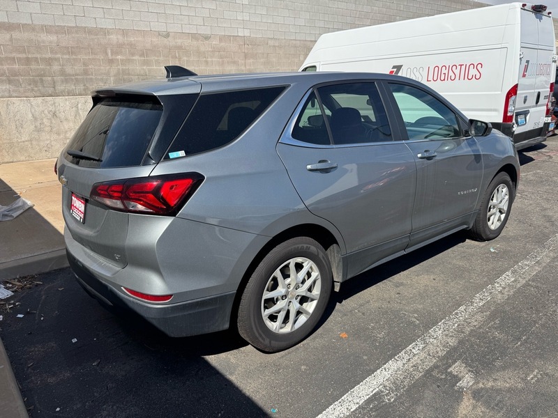 2023 Chevrolet Equinox LT photo 3
