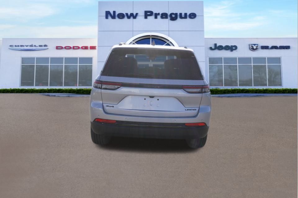 2025 Jeep Grand Cherokee Limited Black photo 3