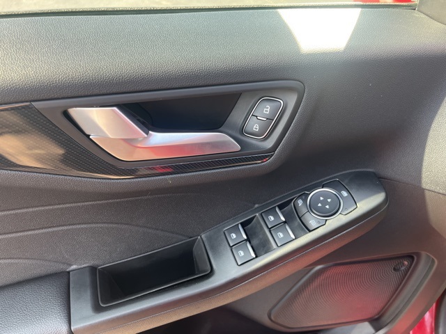 2023 Ford Escape ST-Line photo 9