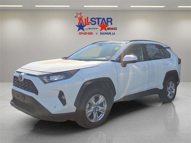 2021 Toyota RAV4 XLE photo 2