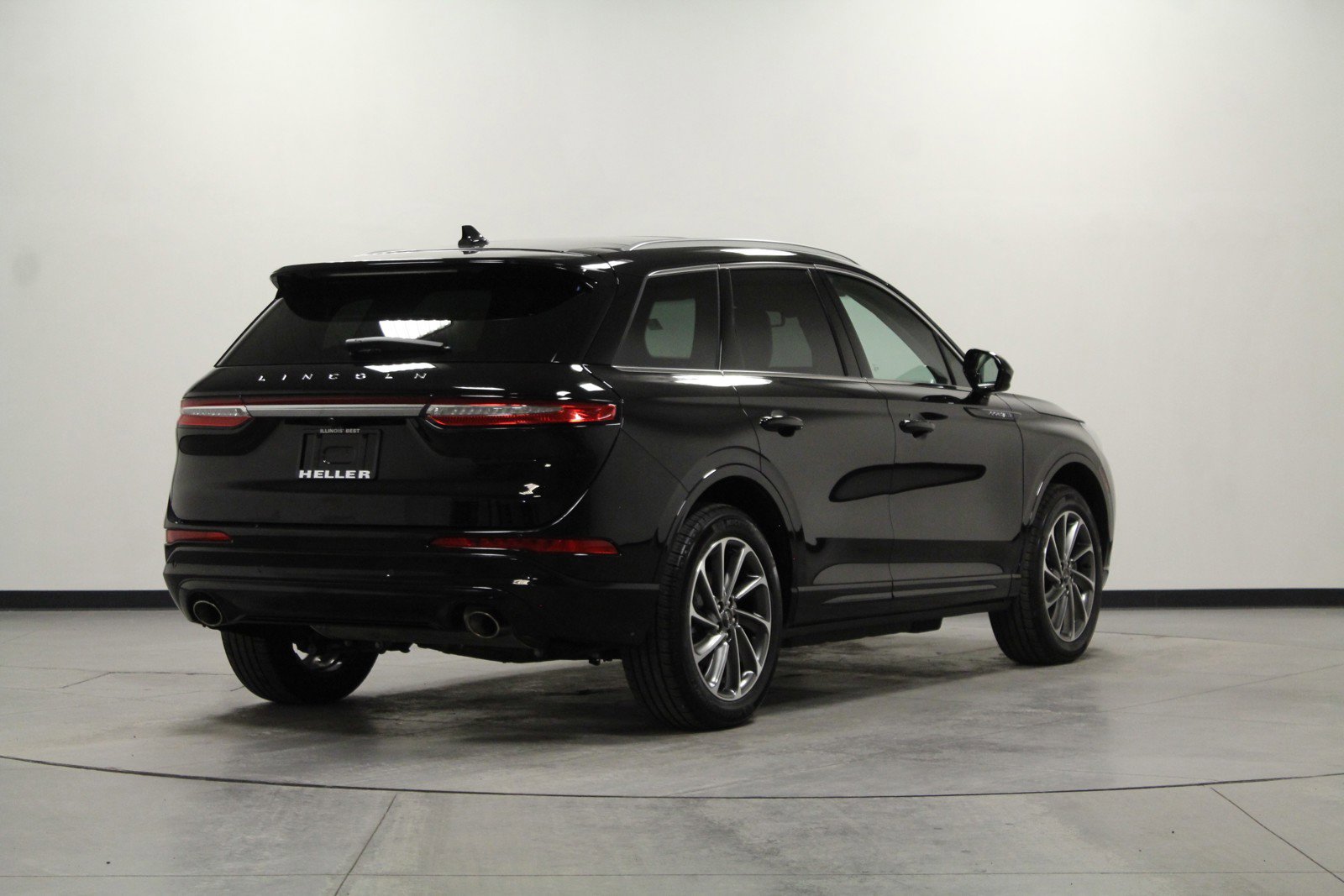 2024 Lincoln Corsair Grand Touring photo 3
