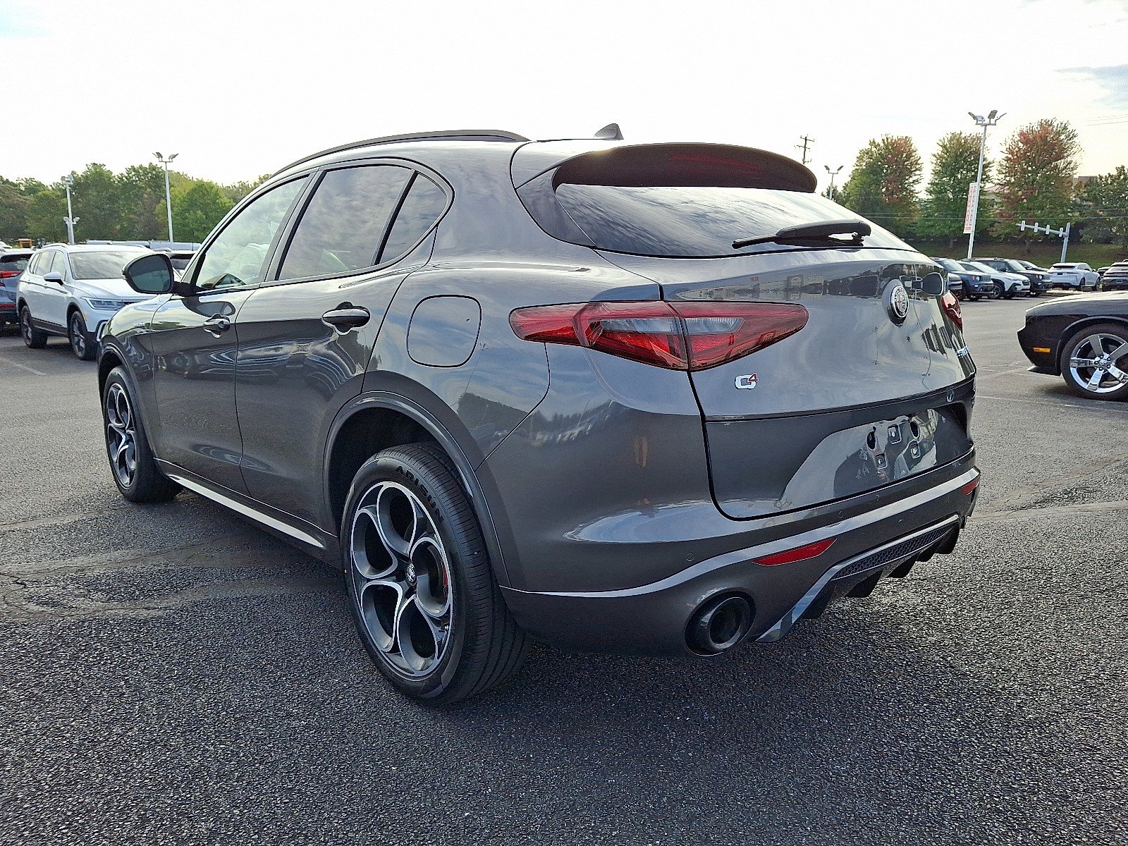 2022 Alfa Romeo Stelvio Ti Sport photo 4