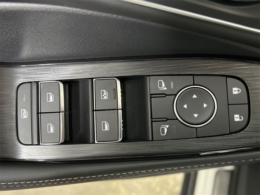 2026 Nissan Rogue Platinum photo 14