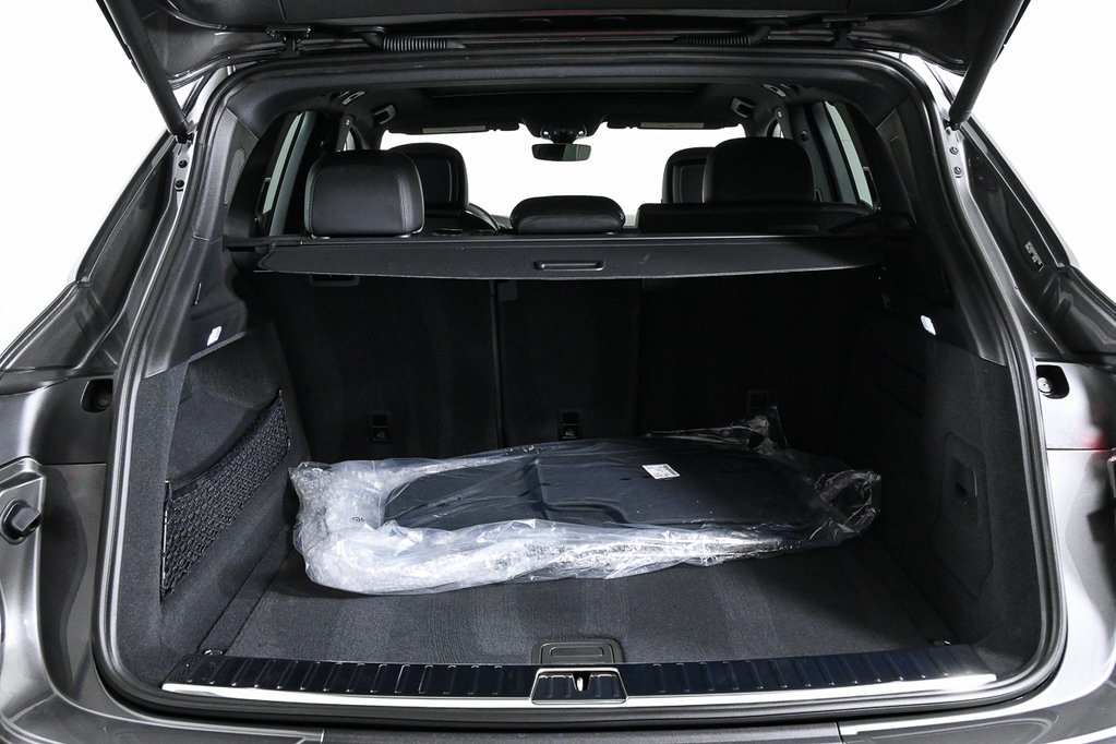 2025 Porsche Cayenne photo 31