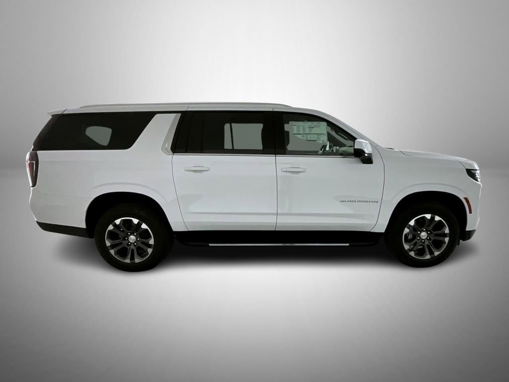 2025 Chevrolet Suburban LS photo 4
