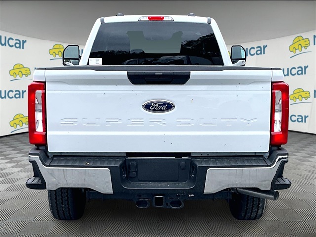2025 Ford F-350 photo 4