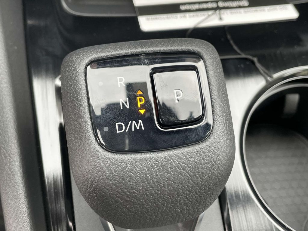 2025 Nissan Rogue SV photo 27