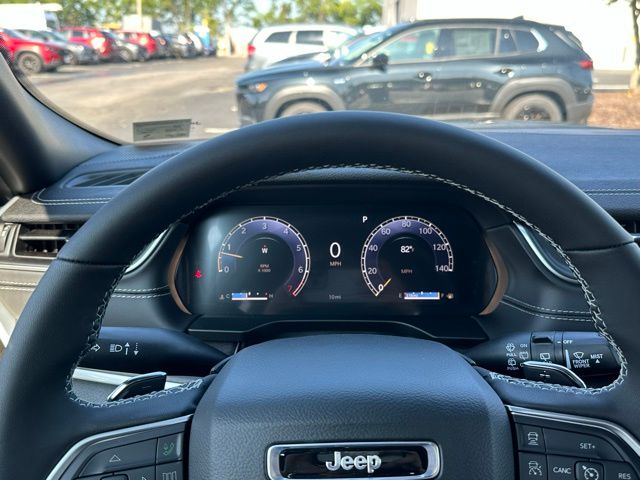 2025 Jeep Grand Cherokee Limited photo 21