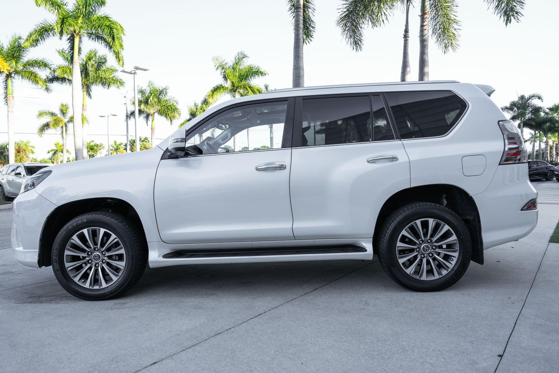2022 Lexus GX 460 Luxury photo 2