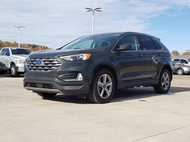 2022 Ford Edge SEL photo 4