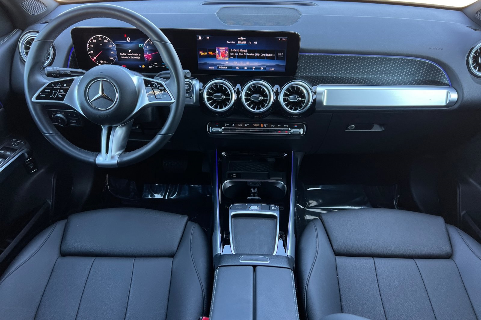 2025 Mercedes Benz GLB 250 photo 3