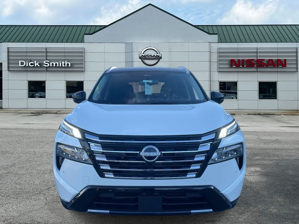 2026 Nissan Rogue Platinum photo 2