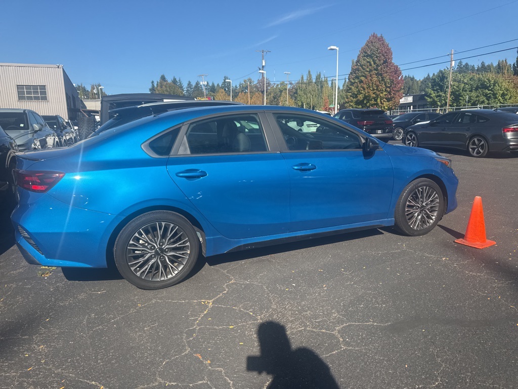 2024 Kia Forte GT-Line photo 2