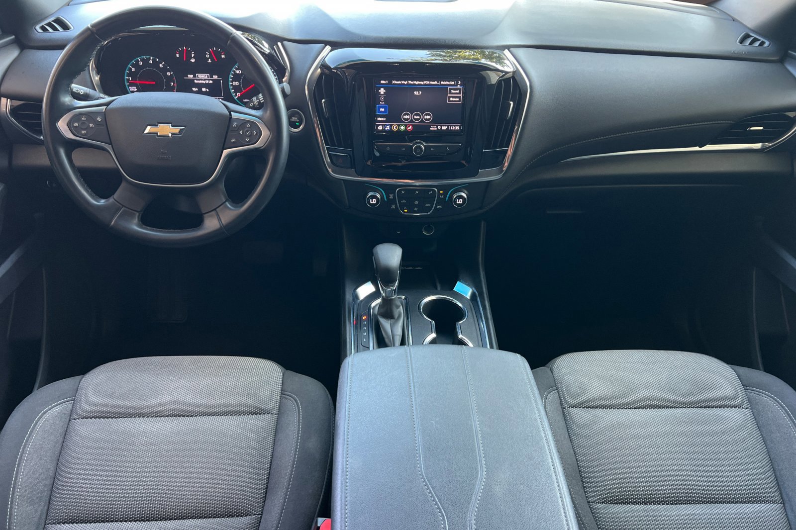 2023 Chevrolet Traverse Cloth photo 12