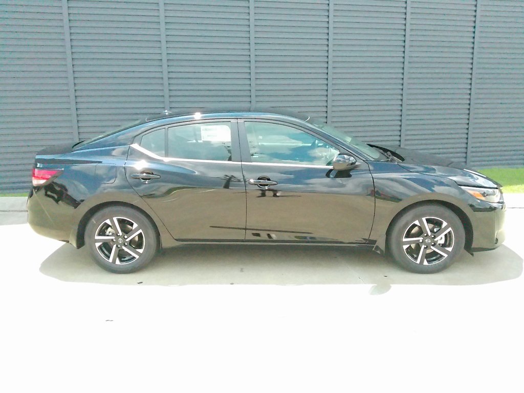 2025 Nissan Sentra SV photo 2