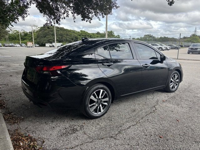2021 Nissan Versa 1.6 SV photo 2