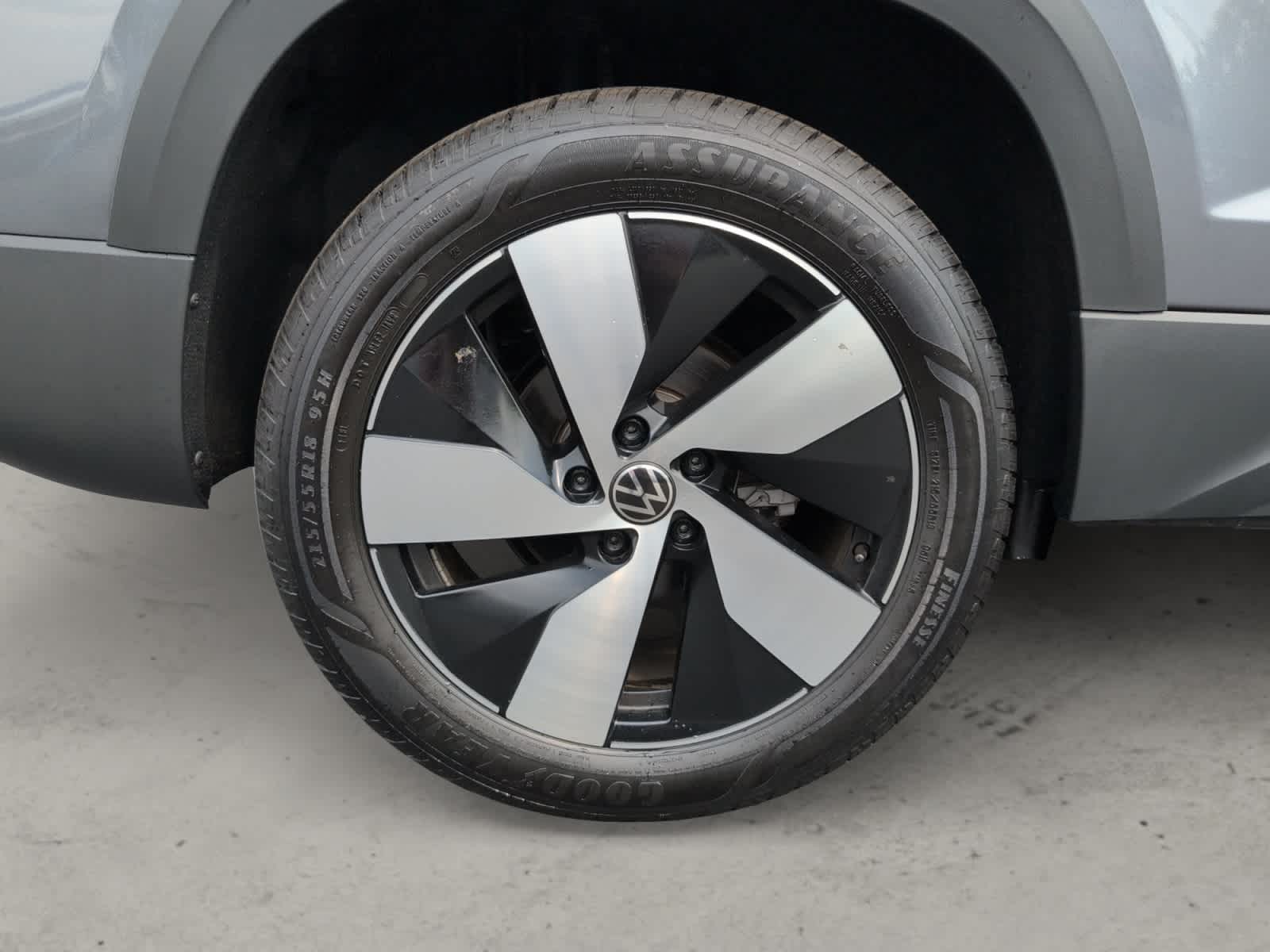 2025 Volkswagen Taos S photo 9