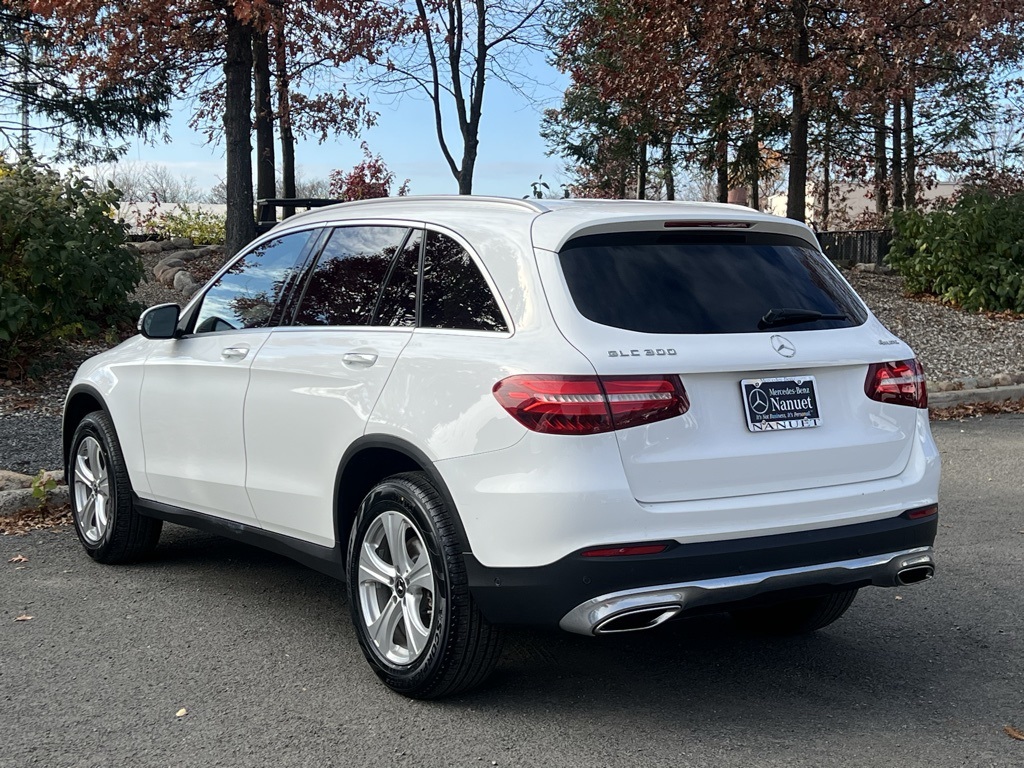 2018 Mercedes Benz GLC 300 4MATIC photo 4