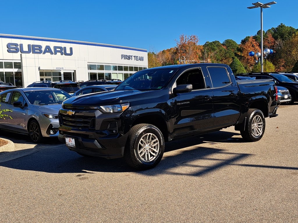 2024 Chevrolet Colorado LT photo 2