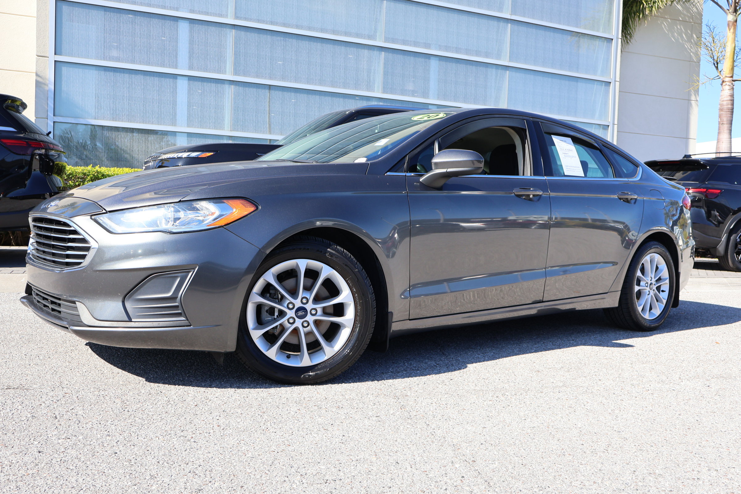 2020 Ford Fusion SE's photo