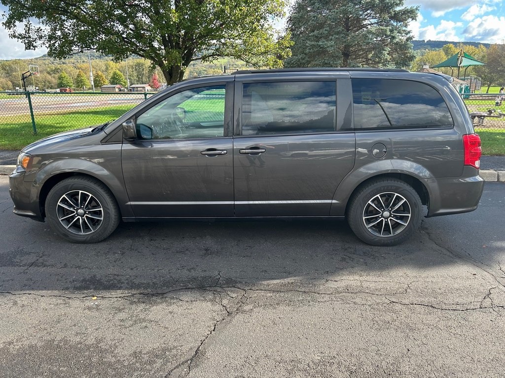 2019 Dodge Grand Caravan GT photo 2