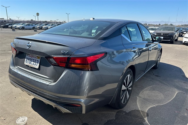 2021 Nissan Altima 2.5 SV photo 3