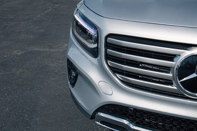 2026 Mercedes Benz GLB 250 photo 2