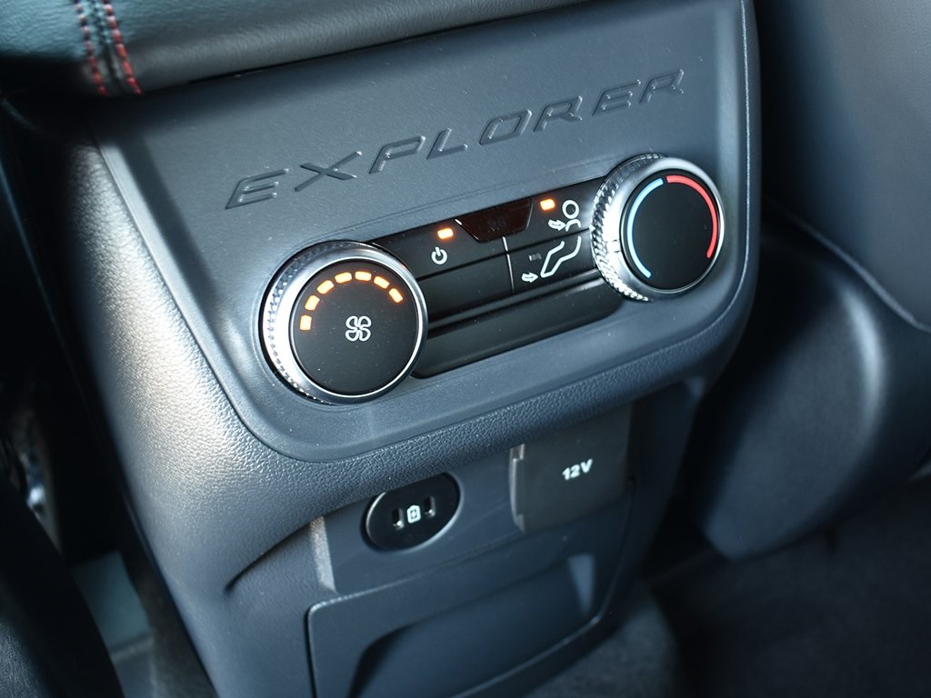 2025 Ford Explorer ST-Line photo 20
