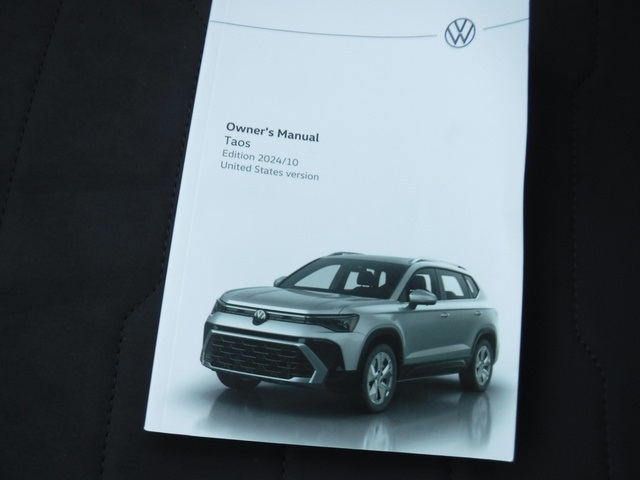 2025 Volkswagen Taos SE photo 29