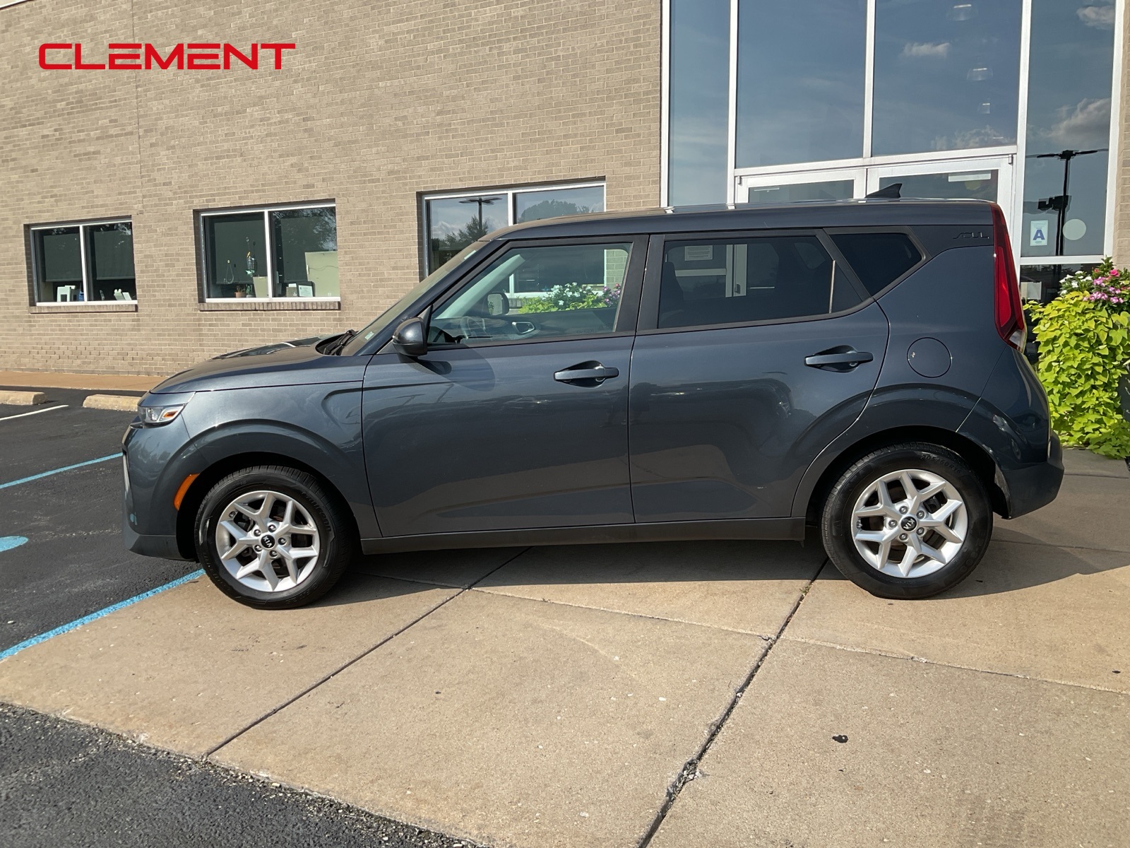 Used 2020 Kia Soul S with VIN KNDJ23AU6L7716253 for sale in Florissant, MO