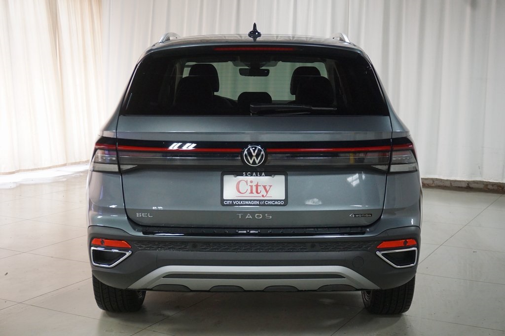 2025 Volkswagen Taos SEL photo 4
