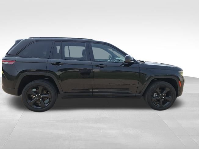 2022 Jeep Grand Cherokee Altitude photo 6
