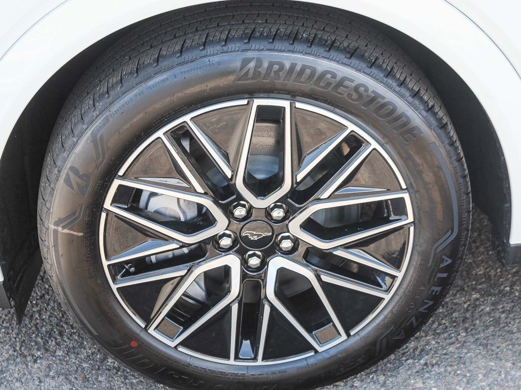 2025 Ford Mustang Mach-E Premium photo 5
