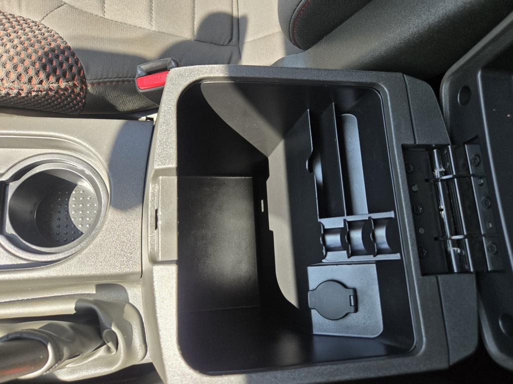 2012 Nissan Frontier PRO-4X photo 22