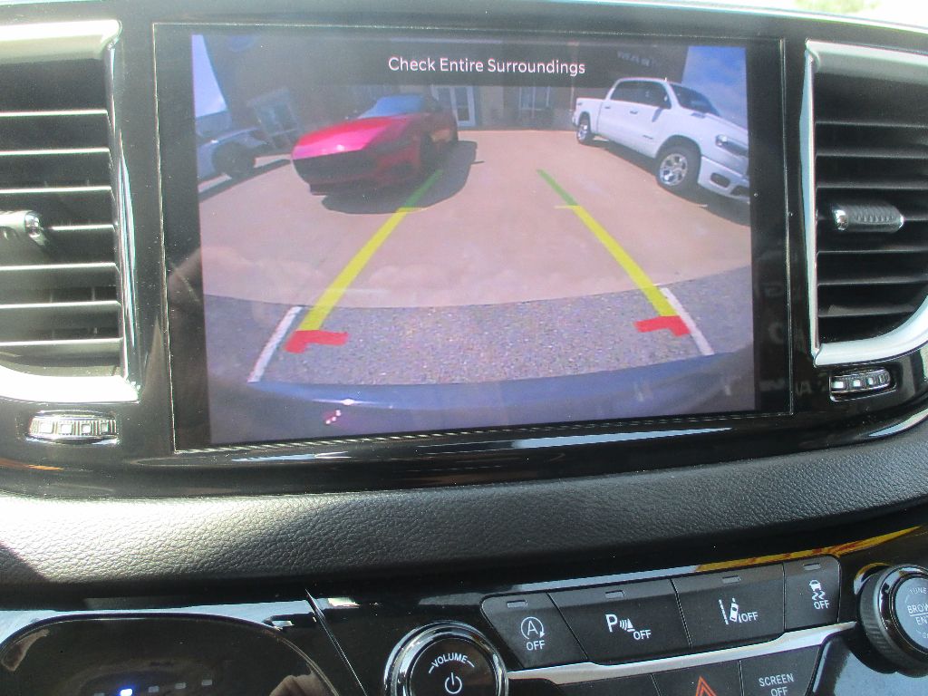 2022 Chrysler Pacifica Touring L photo 7