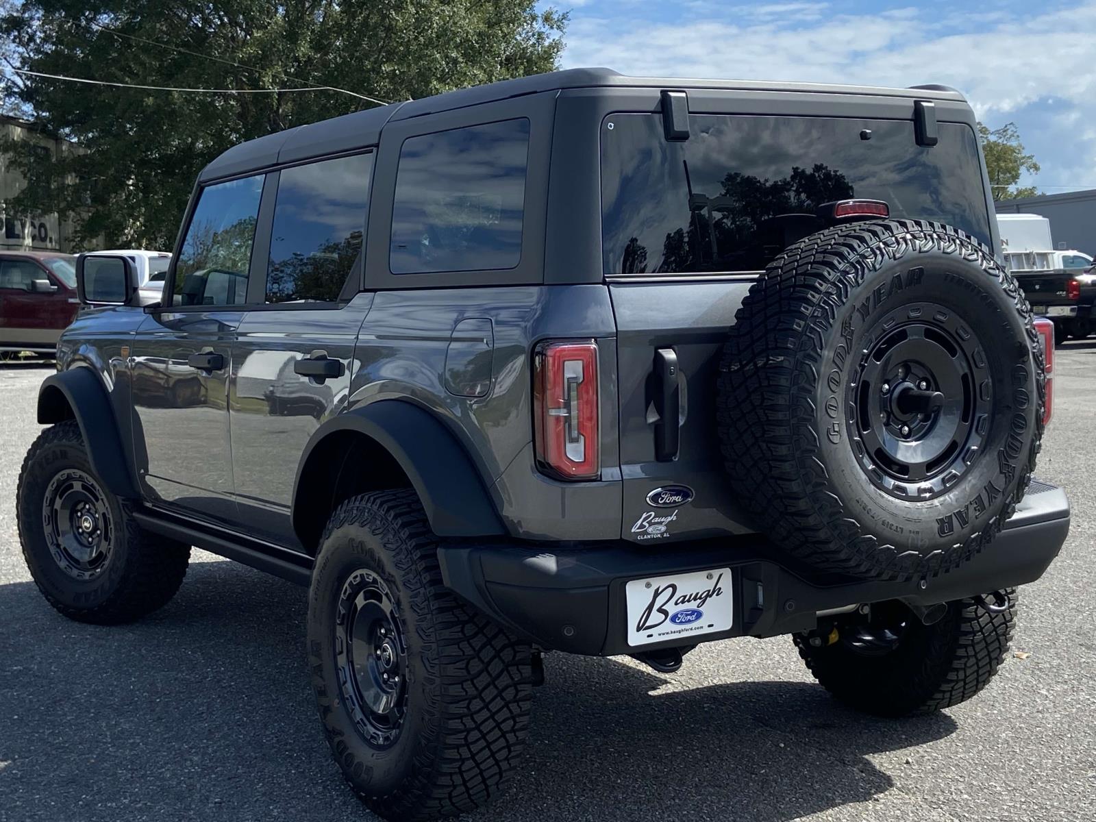 2024 Ford Bronco Badlands photo 3