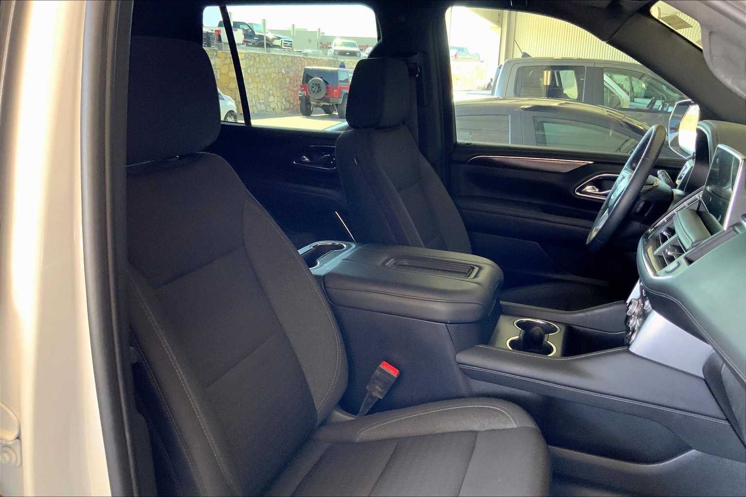 2024 Gmc Yukon SLE photo 8