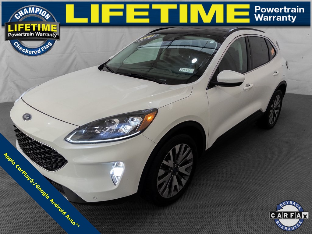 2022 Ford Escape Titanium's photo