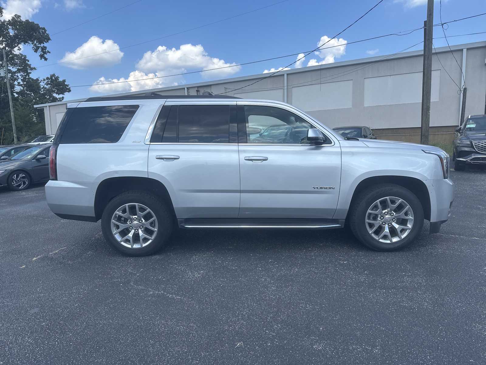 2017 Gmc Yukon SLT photo 3