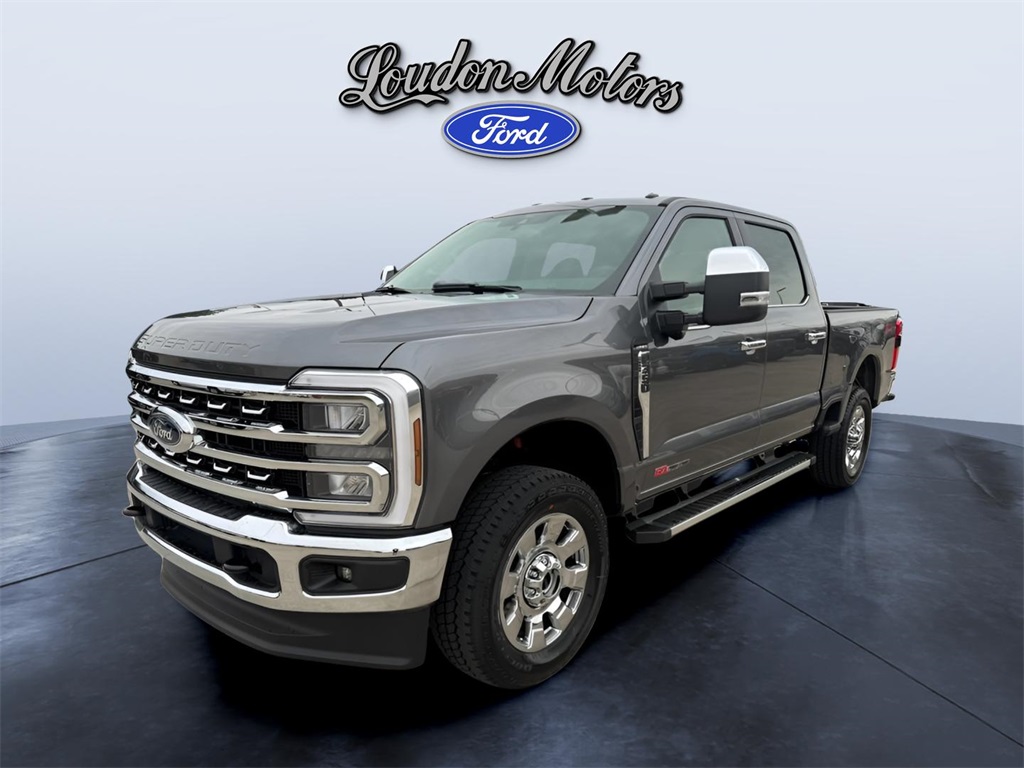 2025 Ford F-350 Super Duty Lariat's photo