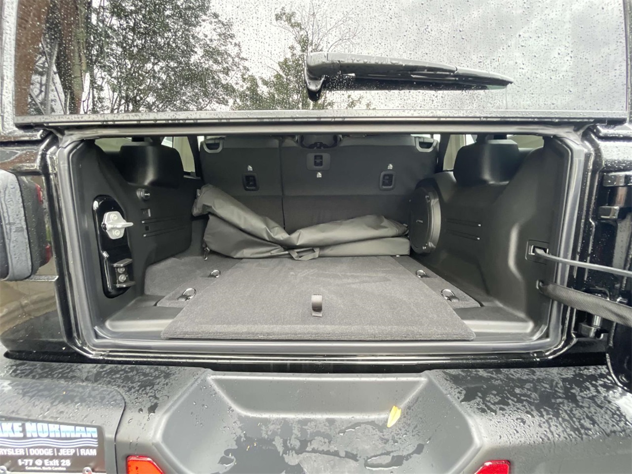 2025 Jeep Wrangler Rubicon X photo 25