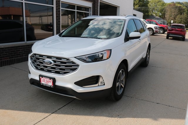 2022 Ford Edge SEL photo 3