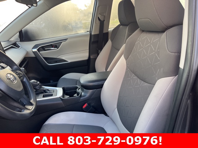 2021 Toyota RAV4 XLE photo 7