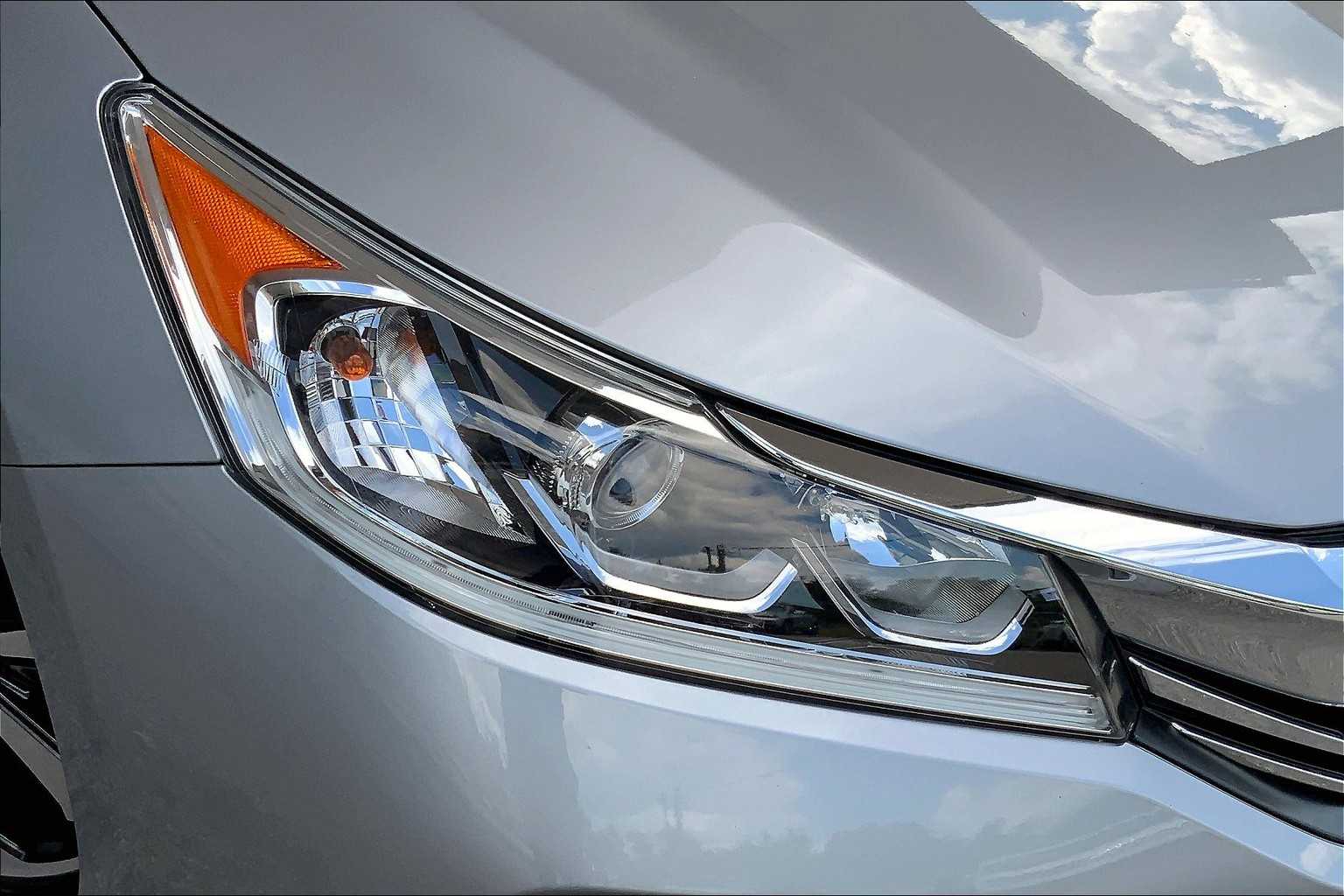 2016 Honda Accord EX-L photo 25