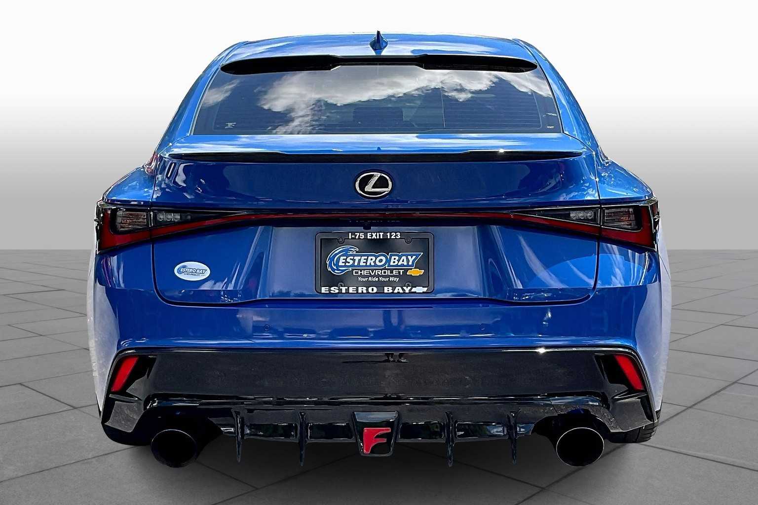 2022 Lexus IS F SPORT photo 4