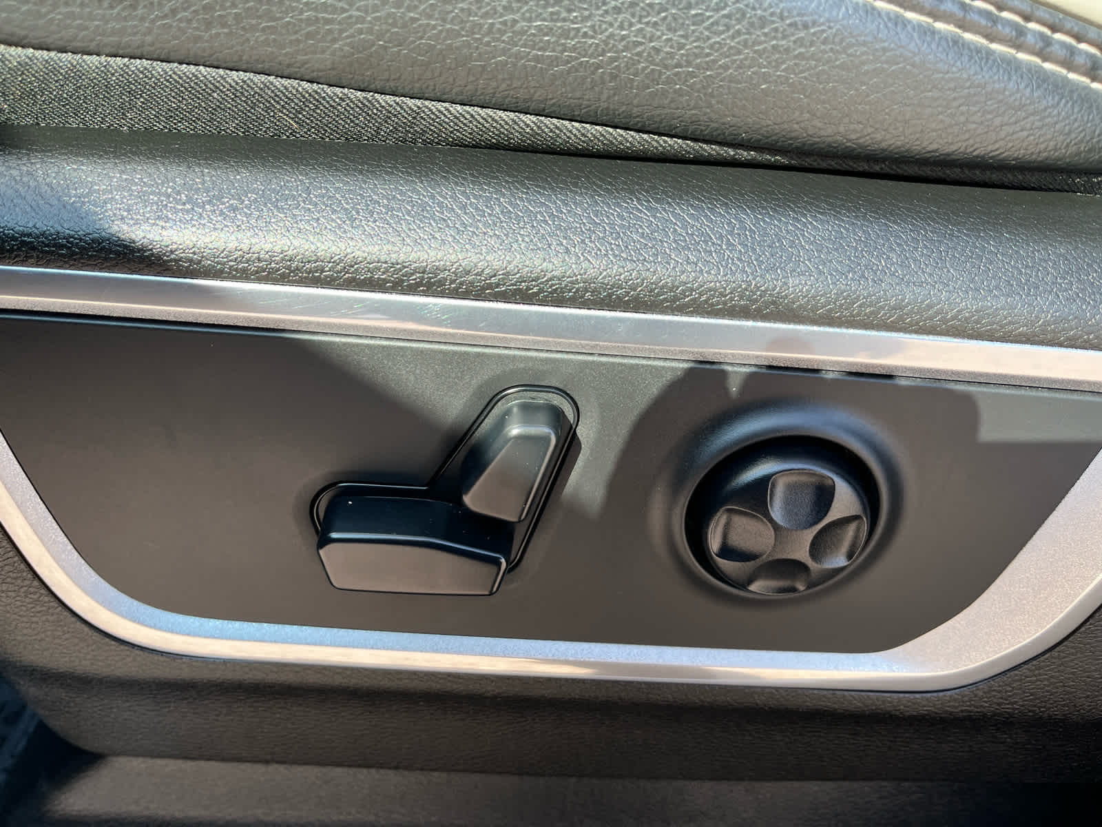 2019 Ram 1500 Laramie photo 19