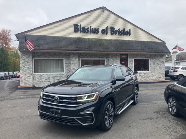 2020 Volkswagen Atlas Cross Sport SEL R-Line's photo