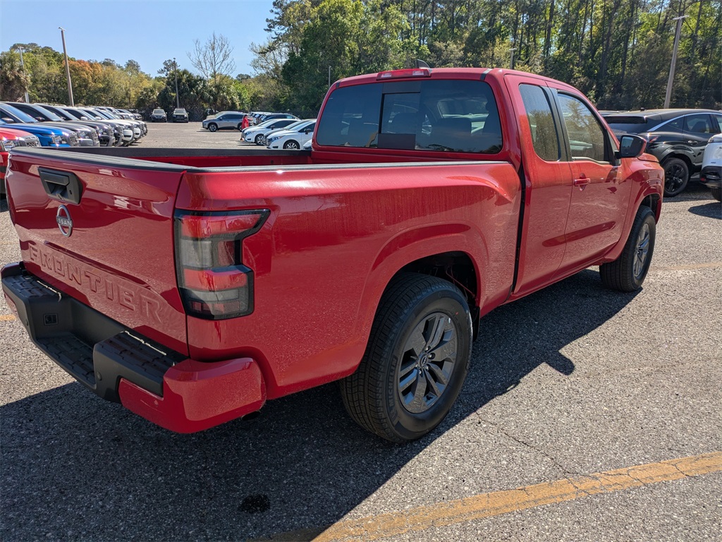 2025 Nissan Frontier SV photo 4