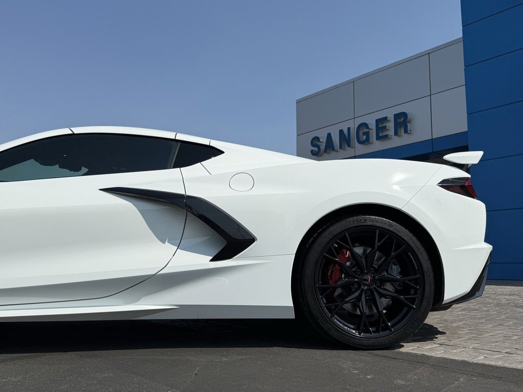 2025 Chevrolet Corvette Stingray 2LT photo 5