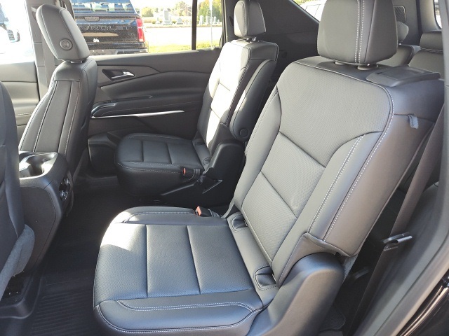 2026 Chevrolet Traverse 2LT photo 8